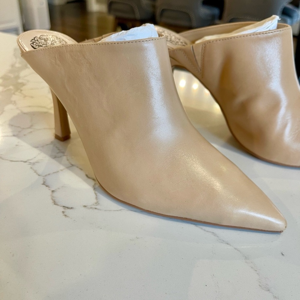 Vince Camuto Aminnie Leather Mule Beige Size 9